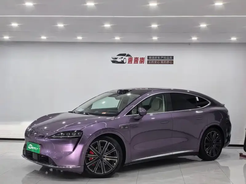 Luxeed Zhijie R7, 2025