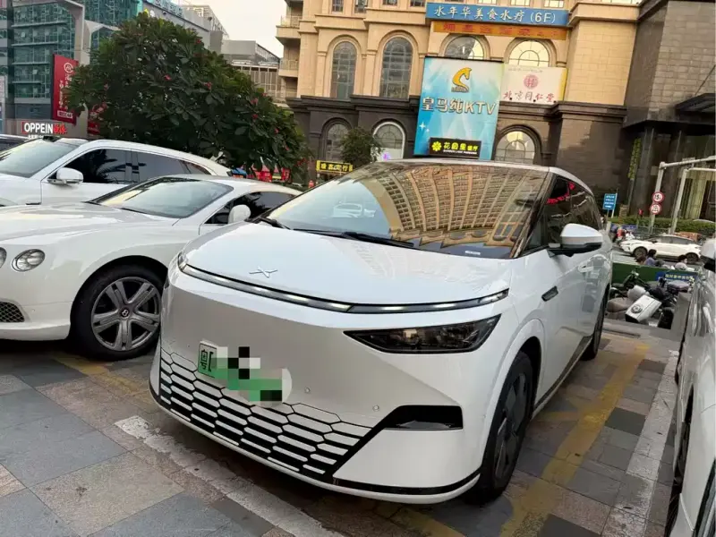 XPeng X9, 2024