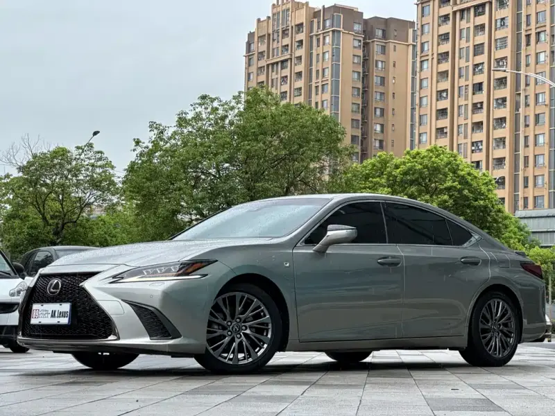 Lexus ES, 2020