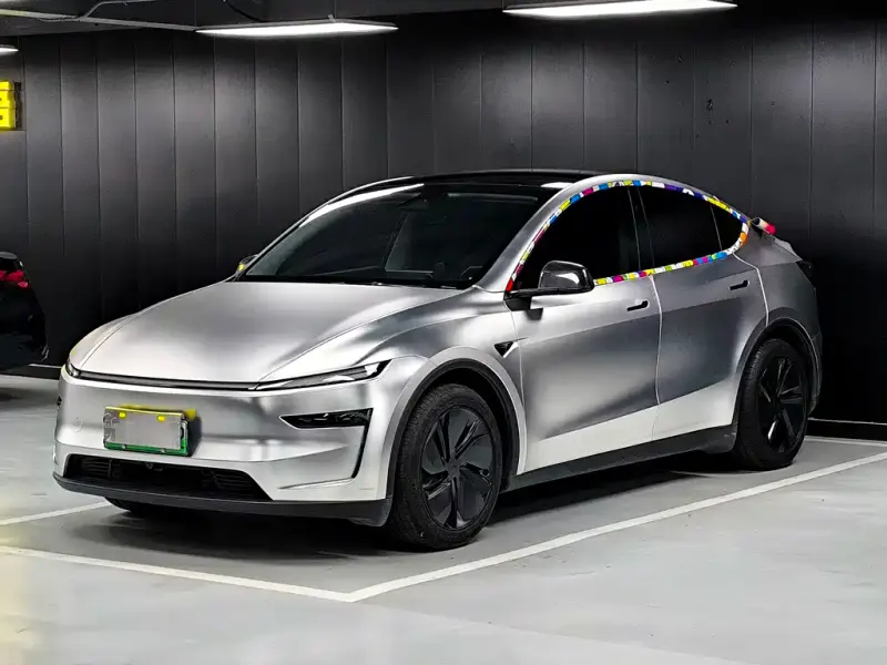 Tesla Model Y, 2025