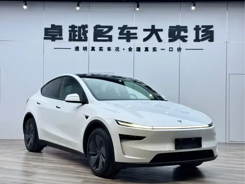 Tesla Model Y, 2026