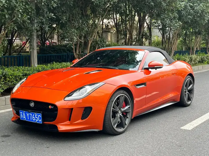 Jaguar F-TYPE, 2013