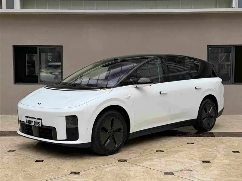 Li Auto i8, 2025 — фото 1