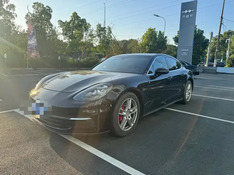 Porsche Panamera, 2019