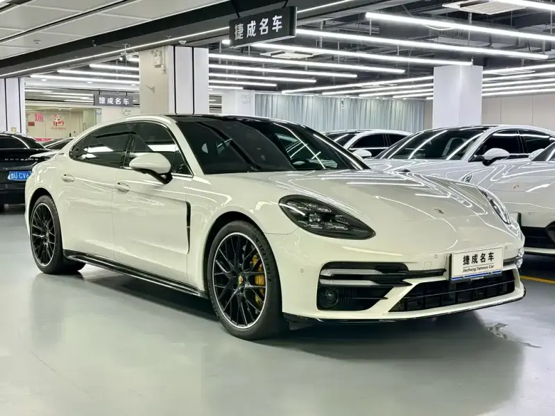 Porsche Panamera, 2022