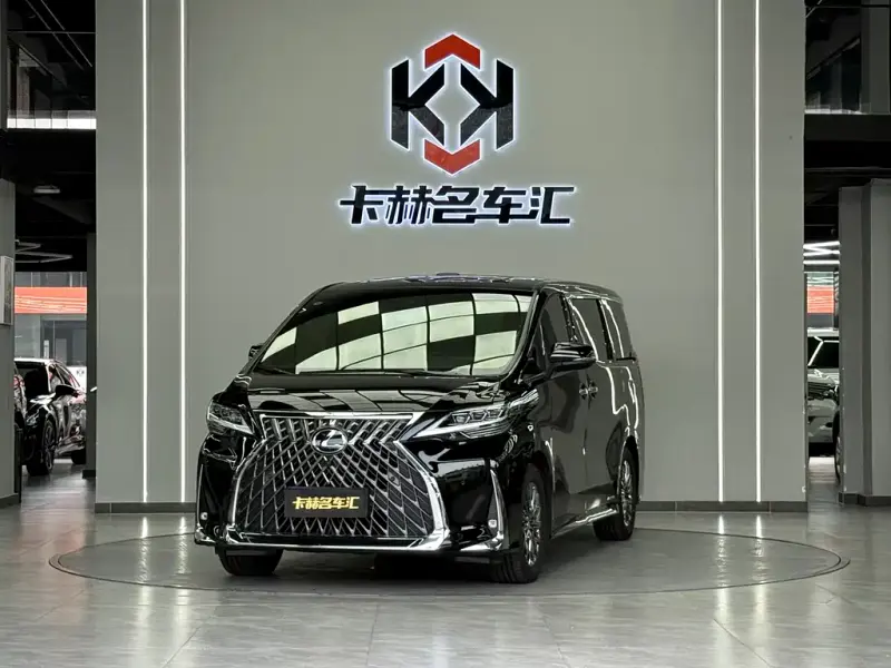 Lexus LM, 2021