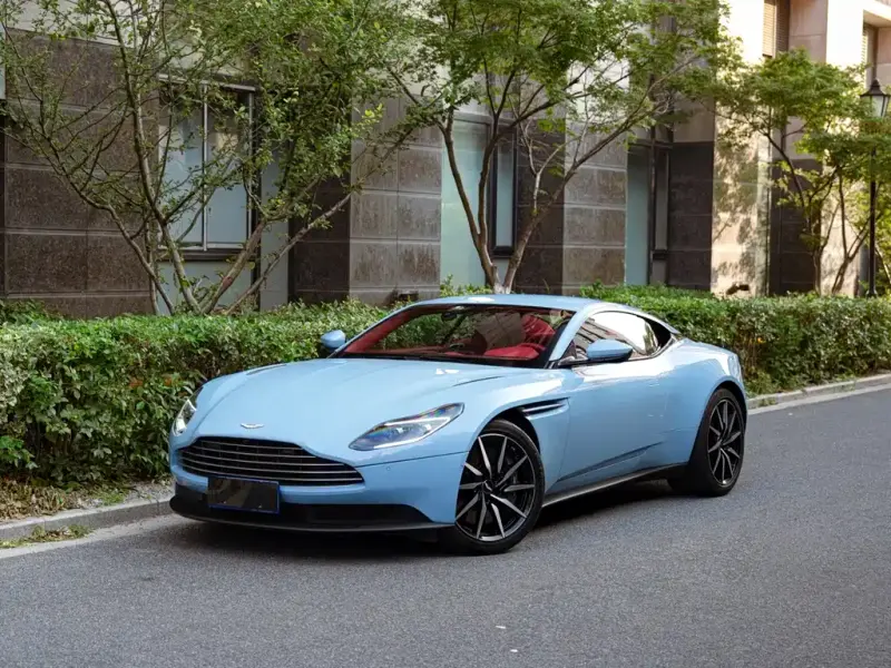 Aston Martin DB11, 2021
