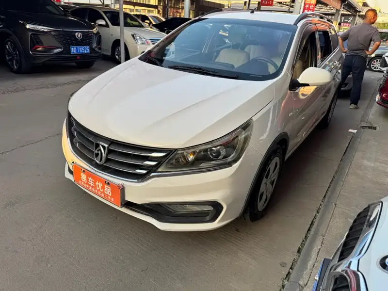 Baojun 310W, 2018