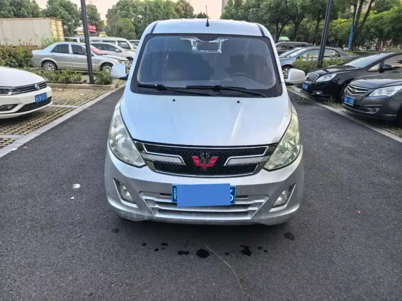 Wuling Rongguang V, 2017