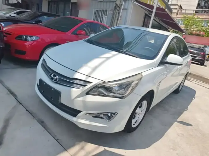 Hyundai Verna, 2015
