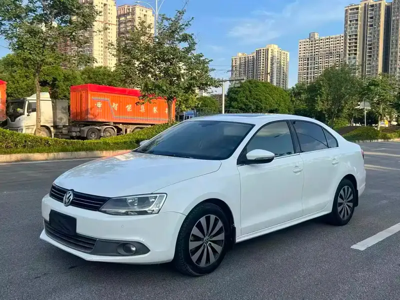Volkswagen Sagitar, 2012