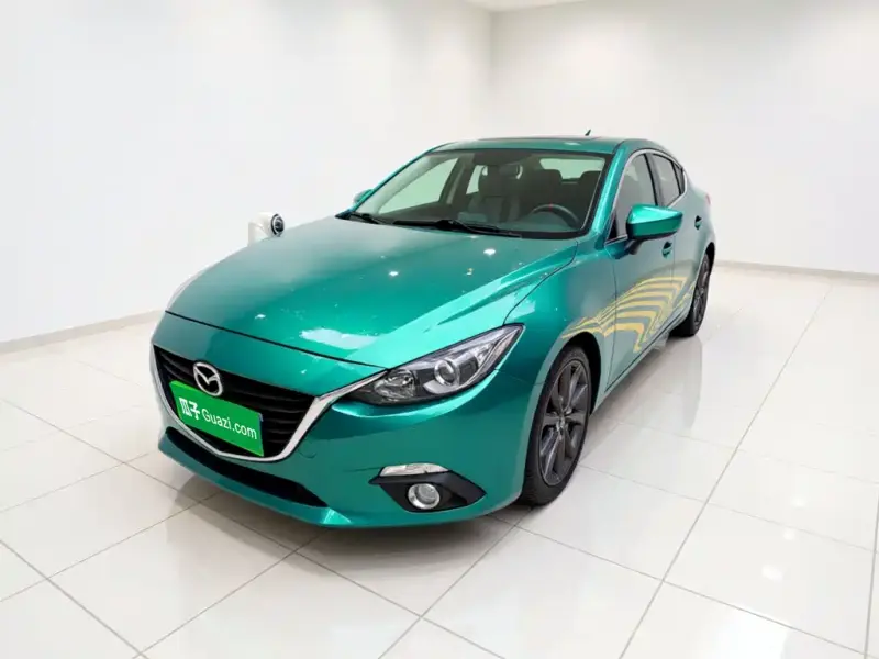 Mazda 3 Axela, 2015