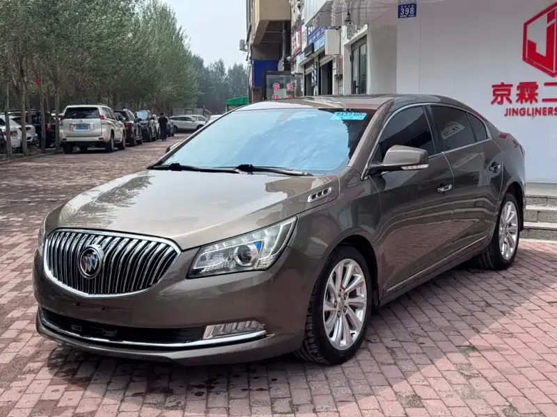 Buick LaCrosse, 2015 — фото 1