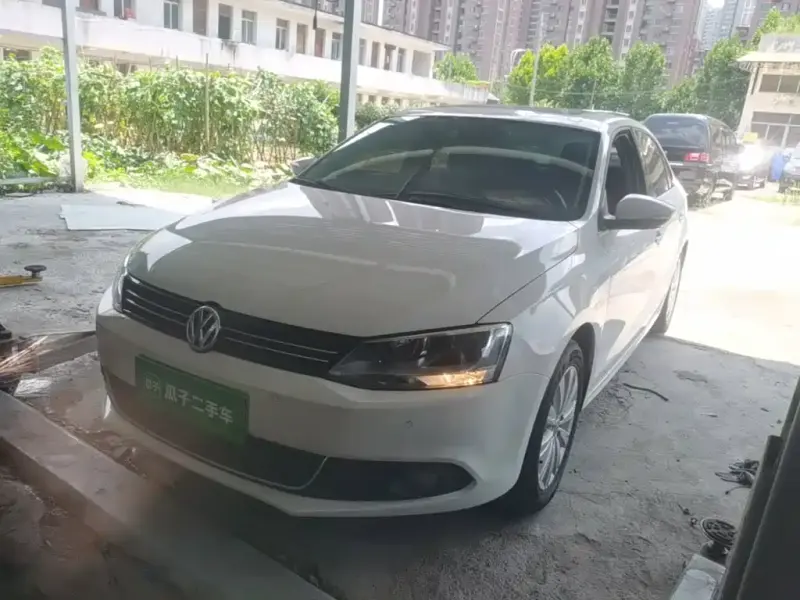 Volkswagen Sagitar, 2014