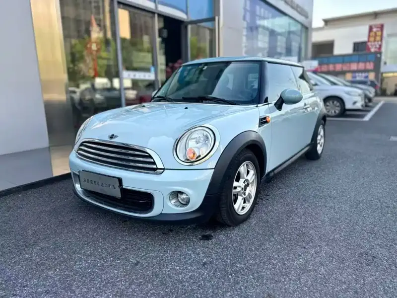 MINI Mini, 2012