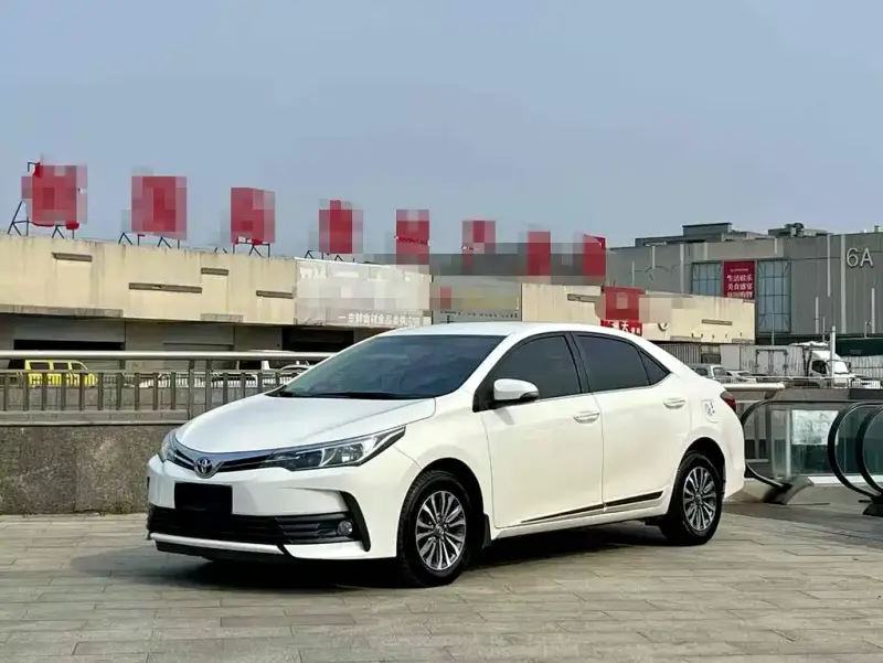 Toyota Corolla, 2017 — фото 1