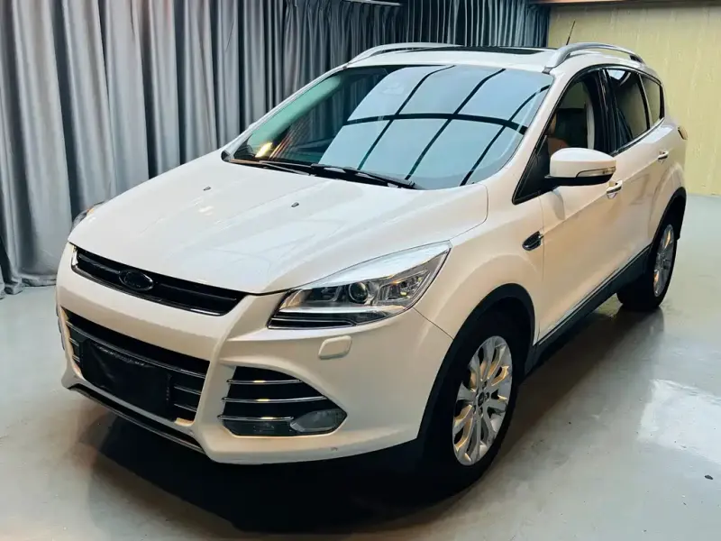 Ford Kuga, 2014