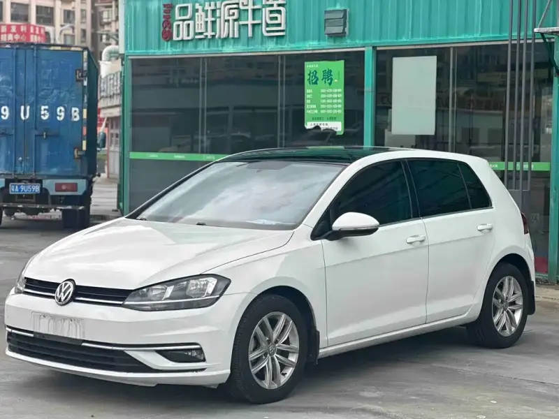 Volkswagen Golf, 2019 — фото 1