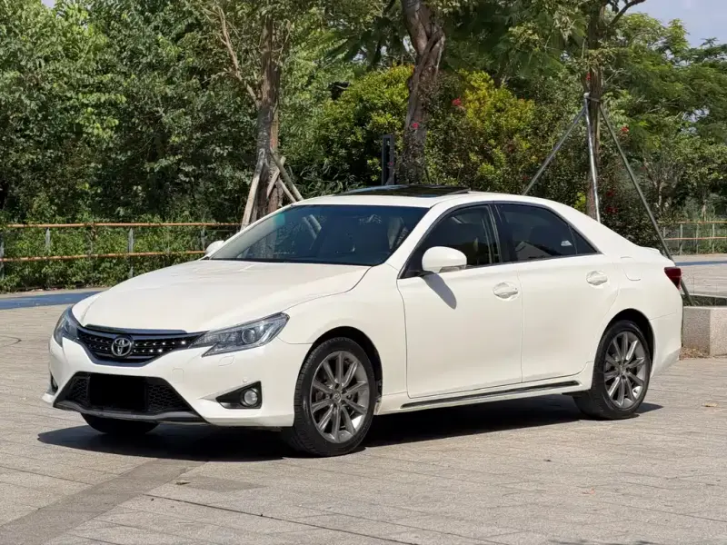 Toyota Reiz, 2013