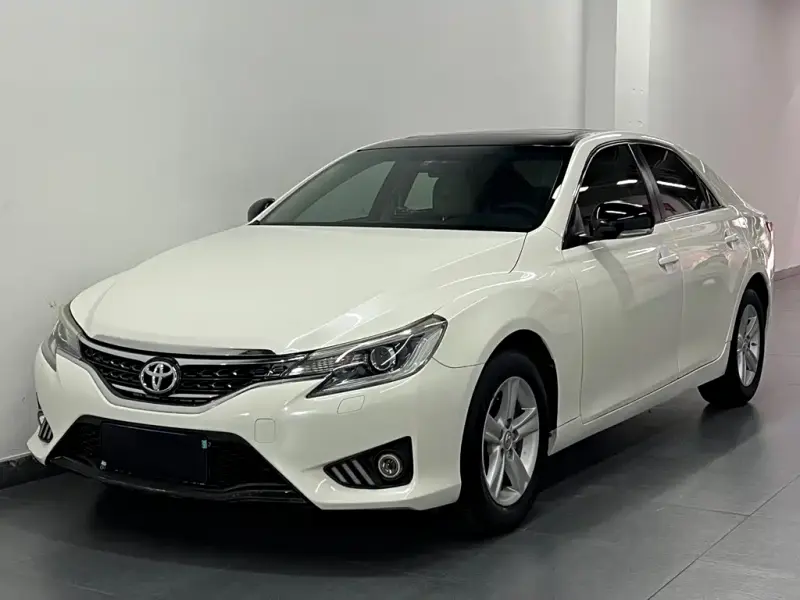 Toyota Reiz, 2015