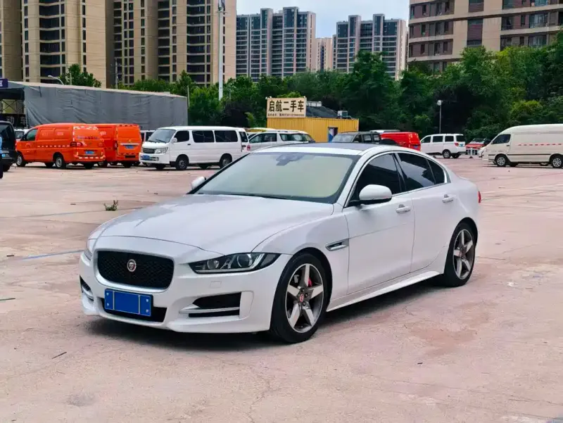Jaguar XE, 2016 — фото 1