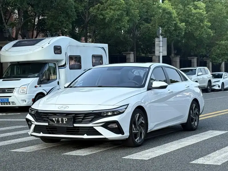 Hyundai Elantra, 2024