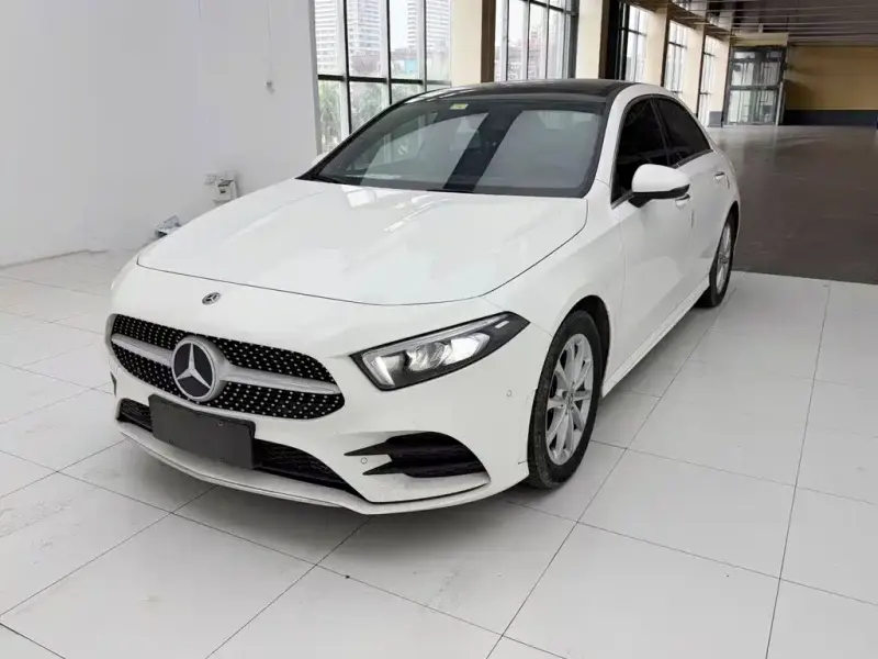 Mercedes-Benz A-Class, 2019 — фото 1