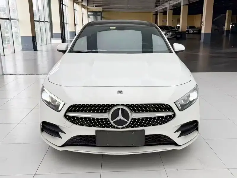 Mercedes-Benz A-Class, 2019 — фото 1