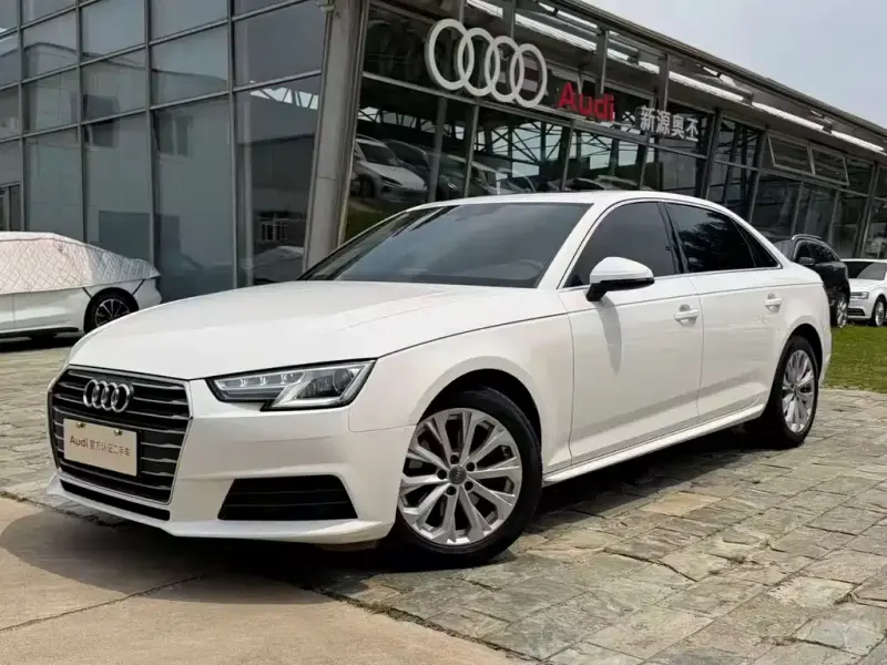 Audi A4L, 2017 — фото 1