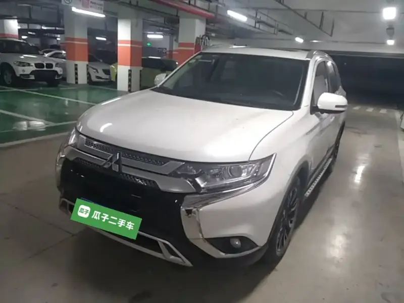 Mitsubishi Outlander, 2021