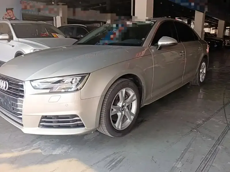 Audi A4L, 2018 — фото 1