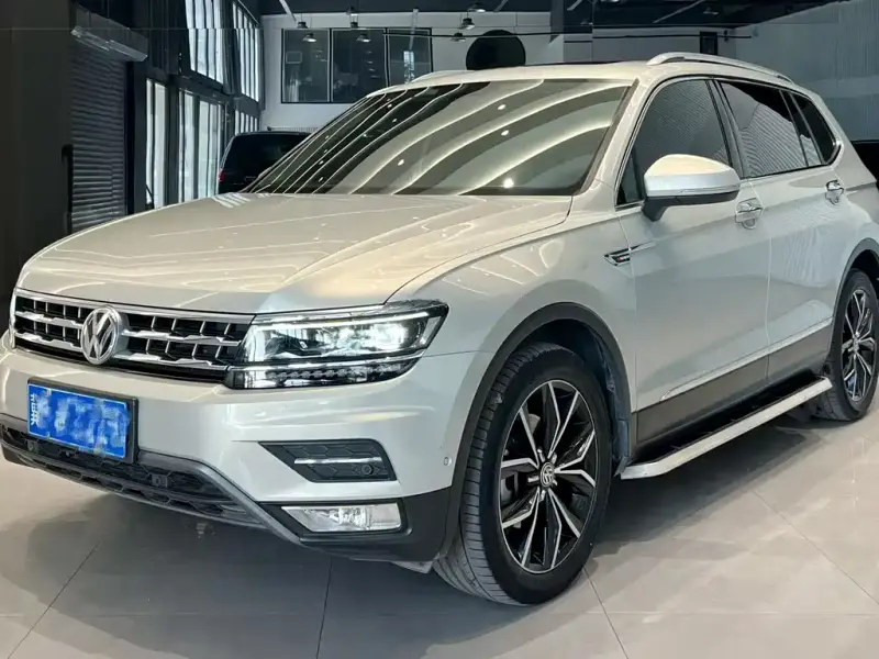 Volkswagen Tiguan L, 2019 — фото 1