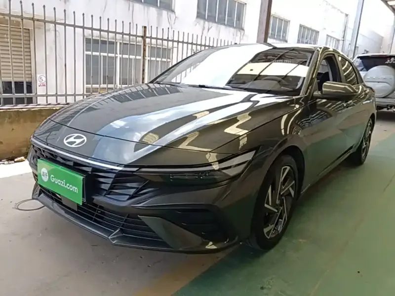 Hyundai Elantra, 2025