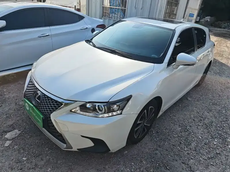 Lexus CT, 2018