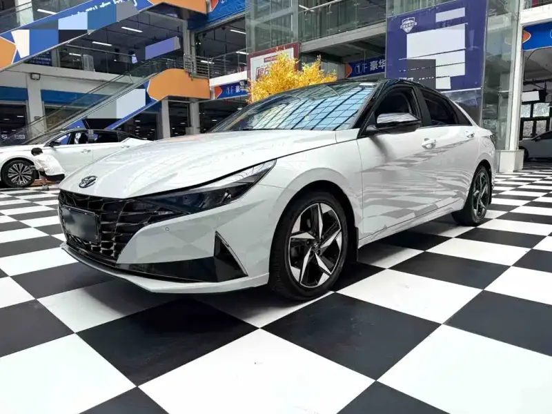 Hyundai Elantra, 2022