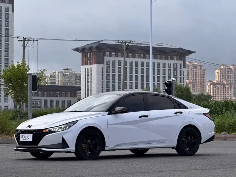 Hyundai Elantra, 2022