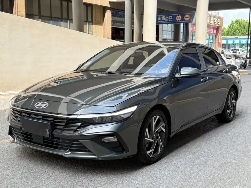 Hyundai Elantra, 2024