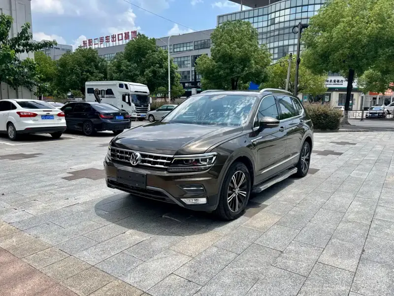 Volkswagen Tiguan L, 2019 — фото 1