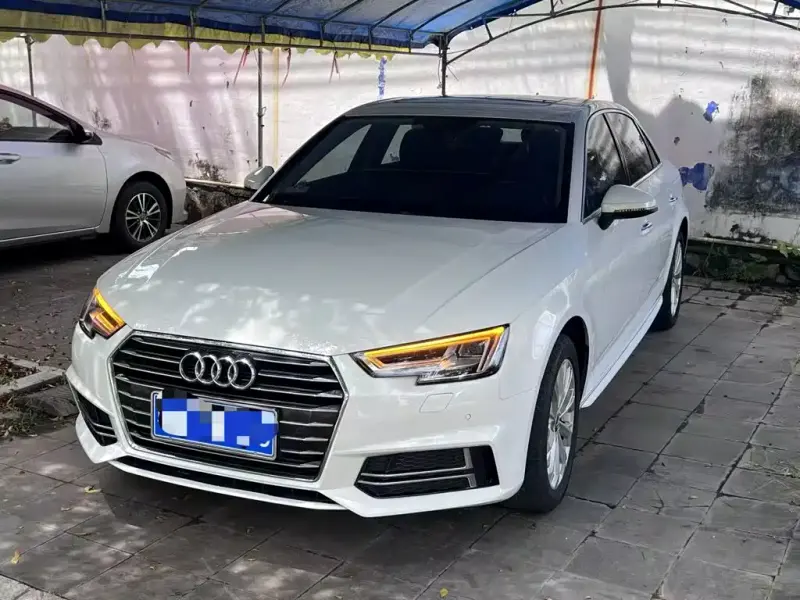 Audi A4L, 2019 — фото 1