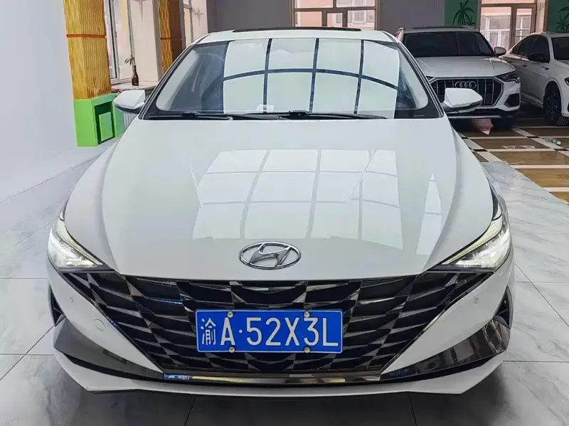 Hyundai Elantra, 2022