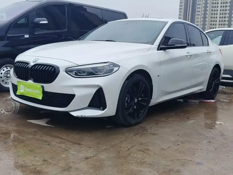 BMW 1 Series, 2022
