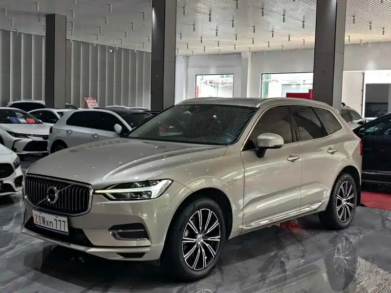 Volvo XC60, 2020 — фото 1