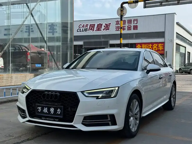 Audi A4L, 2019 — фото 1