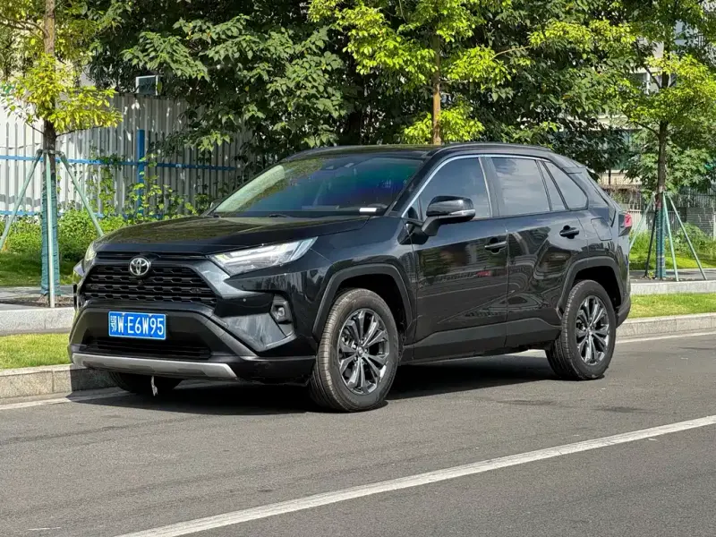 Toyota RAV4, 2023 — фото 1