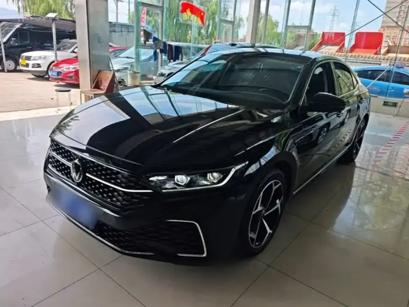 Volkswagen Passat, 2023