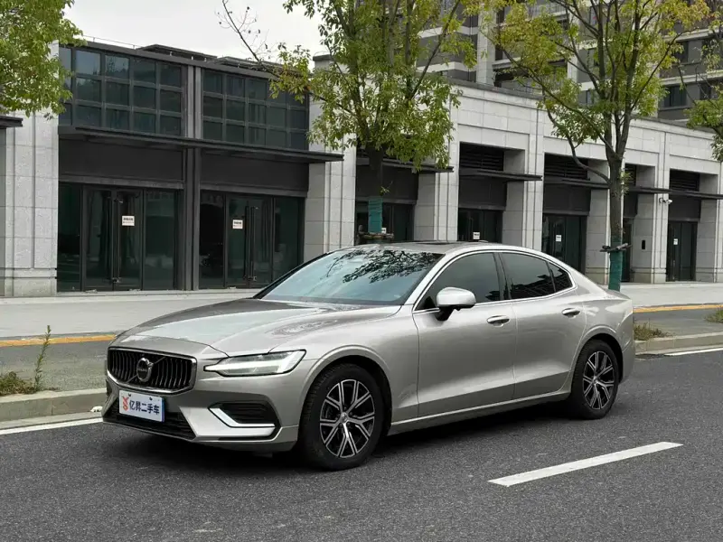 Volvo S60, 2023