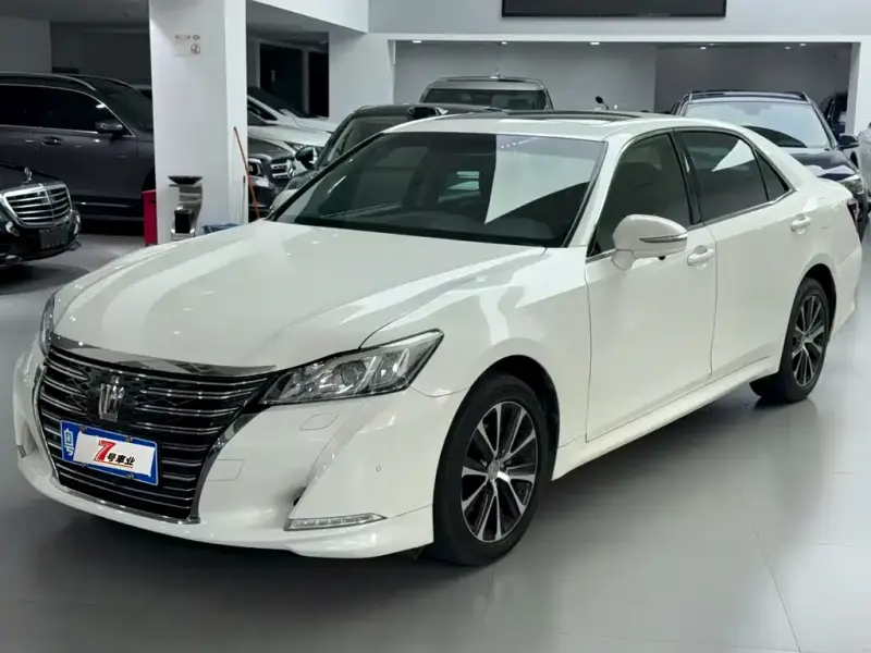 Toyota Crown, 2018