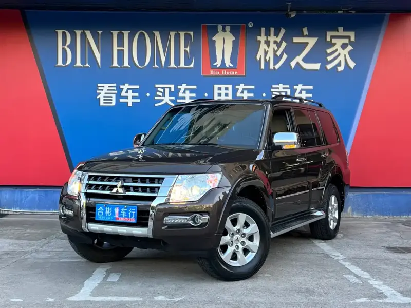Mitsubishi Pajero (Import), 2019