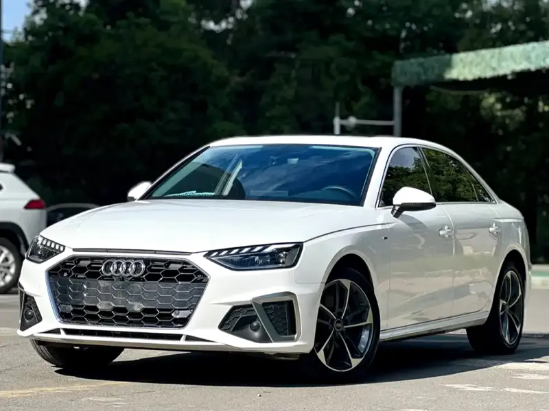 Audi A4L, 2022 — фото 1