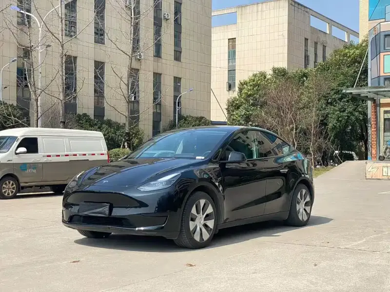 Tesla Model Y, 2023